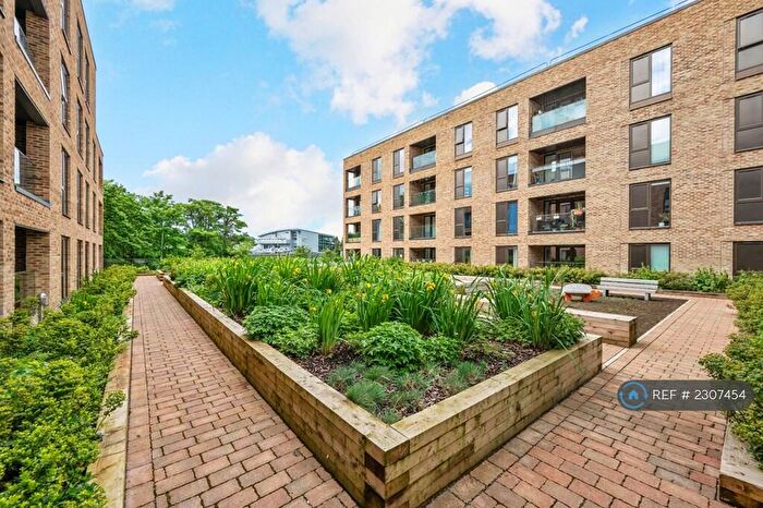 1 Bedroom Flat To Rent In Carver House, Walton-On-Thames, KT12