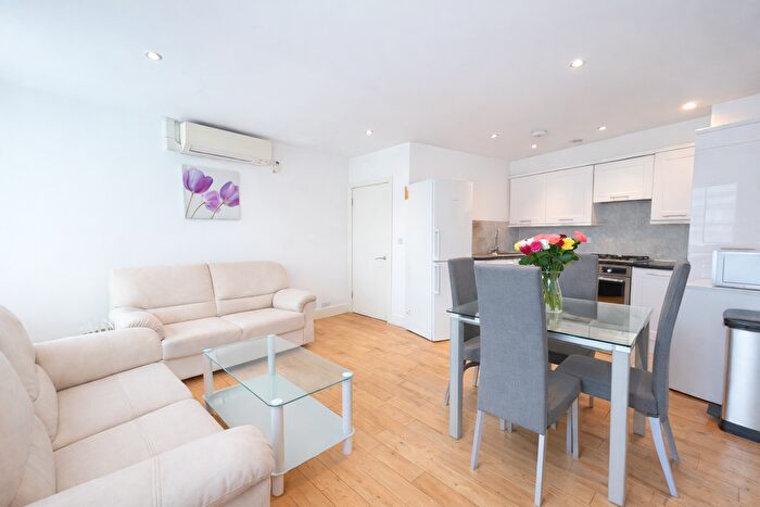 3 Bedroom Flat To Rent In Cromwell Road, London, SW7