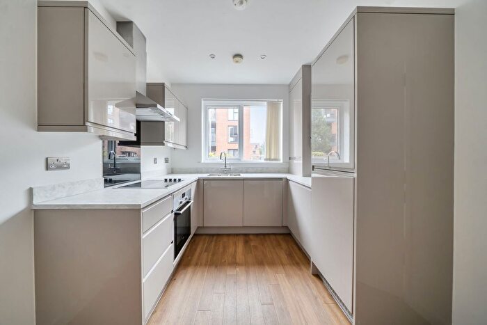 3 Bedroom Terraced House For Sale In Reynard Way, Brentford, TW8