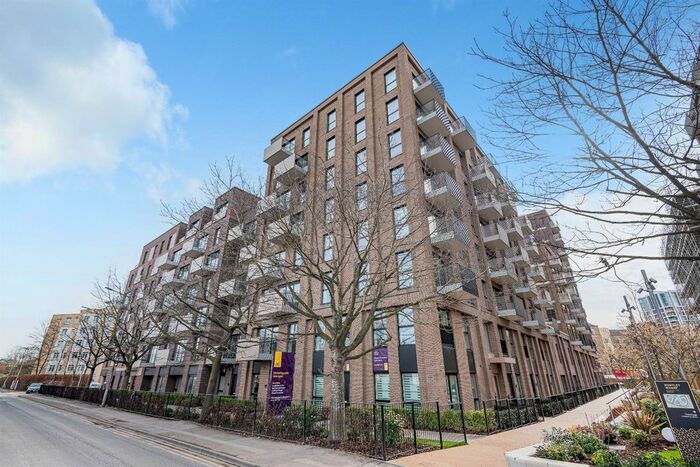 2 Bedroom Flat To Rent In Carraway Street, Reading, RG1