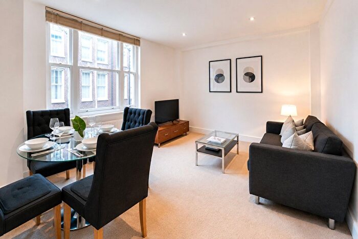 1 Bedroom Flat To Rent In Hill Street, London, W1J