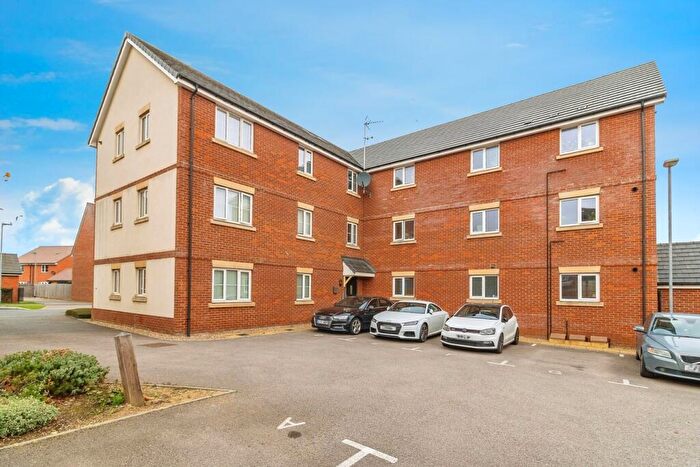 2 Bedroom Apartment For Sale In Galapagos Grove, Bletchley, Milton Keynes, MK3