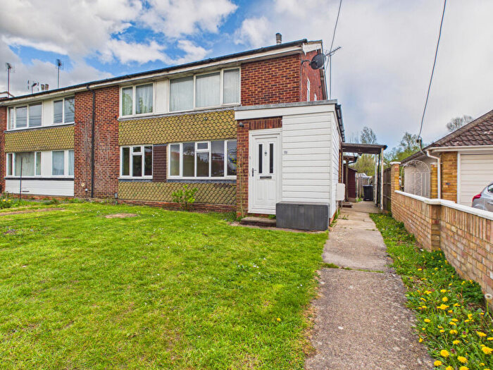 2 Bedroom Maisonette For Sale In Colemans Moor Road, Woodley, RG5