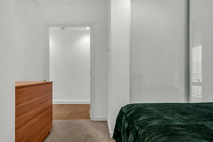 1 Bedroom Flat To Rent In Bookhouse, A City Road, London, EC1V