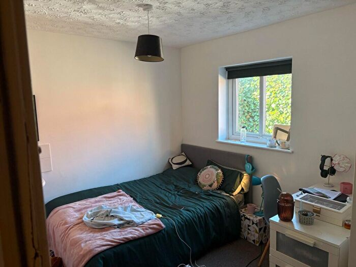 5 Bedroom Semi-Detached House To Rent In Bed Wellington Road, Fallowfield, Manchester, M14