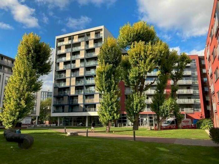 2 Bedroom Flat To Rent In California Building, Deals Gateway, Lewisham, Deptford Bridge, Blackheath, London, SE13