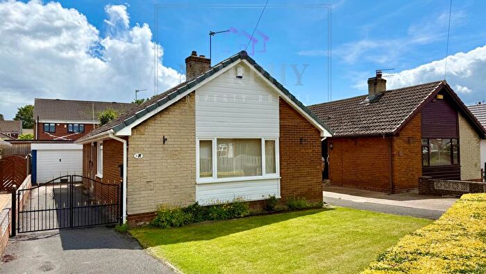 2 Bedroom Bungalow For Sale In The Bungalows, Bedford Close, Featherstone, Pontefract, West Yorkshire, WF7