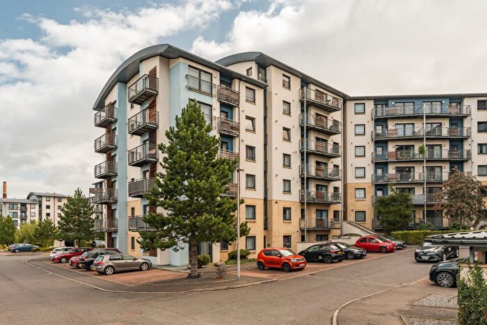 2 Bedroom Flat For Sale In / Drybrough Crescent, Edinburgh, EH16