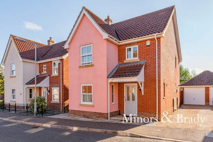 3 Bedroom Detached House For Sale In Field Maple Road, Watton, Thetford, IP25