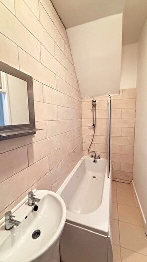 1 Bedroom Flat To Rent In Reddish Lane, Manchester, M18