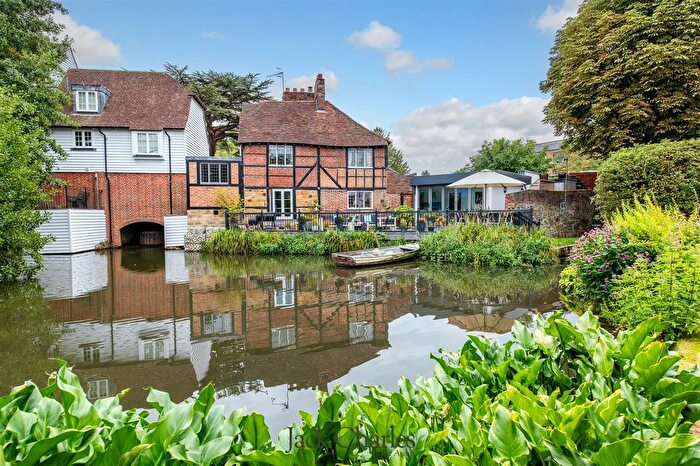 4 Bedroom Detached House For Sale In Mill Lane, Tonbridge, TN9