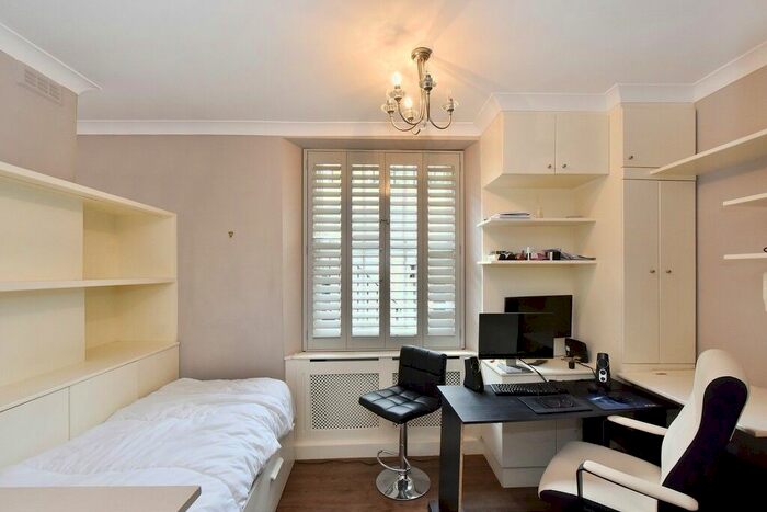 Studio To Rent In Warwick Way, Pimlico, SW1V