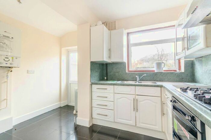 3 Bedroom Property To Rent In Further Green Road, Catford, London, SE6