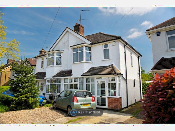 3 Bedroom Semi-Detached House To Rent In Auckland Road, Potters Bar, EN6