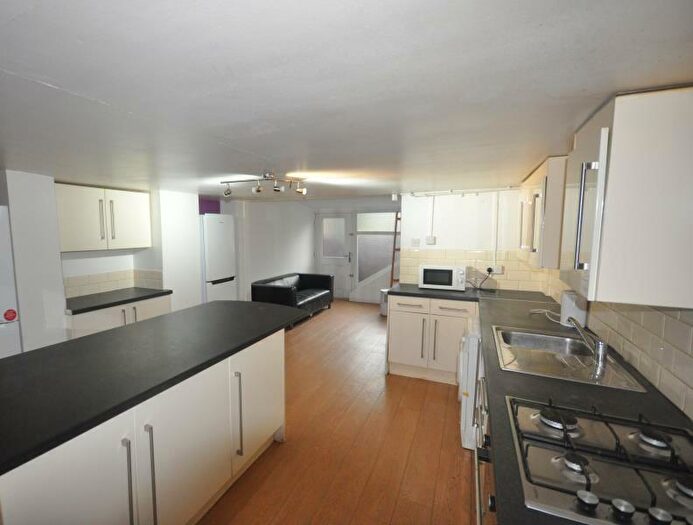 5 Bedroom Terraced House To Rent In Claremont Avenue, Univeristy, Leeds, LS3