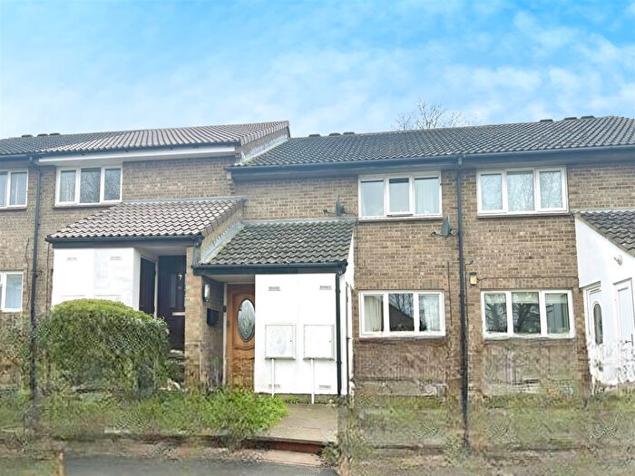 1 Bedroom Flat To Rent In Burns Close, Hitchin, Hertfordshire, SG4
