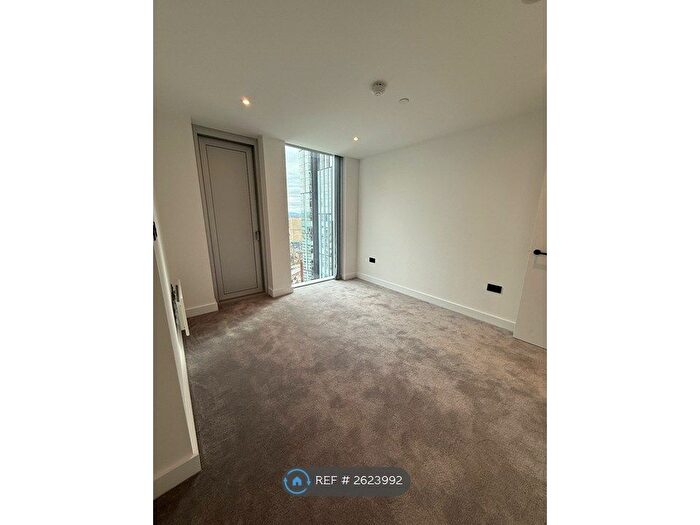 2 Bedroom Flat To Rent In Bankside Boulevard, Manchester City Centre, M3