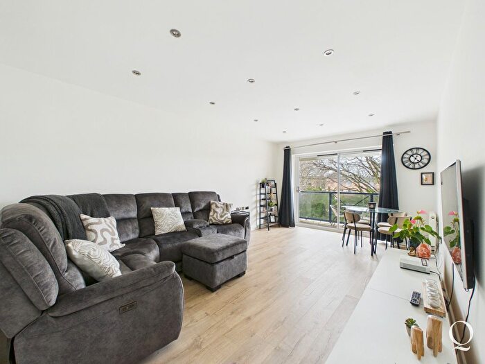 2 Bedroom Flat For Sale In Cavendish Road, Dean Park, Bournemouth, BH1