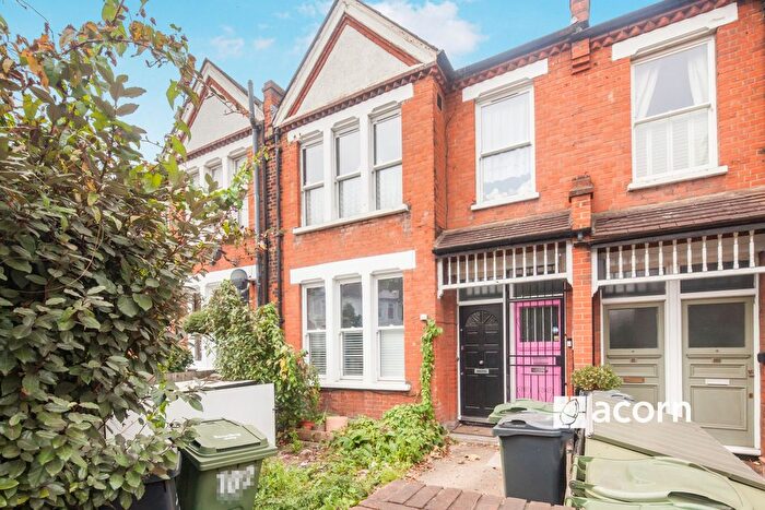 2 Bedroom Flat To Rent In Herne Hill Road, London, SE24