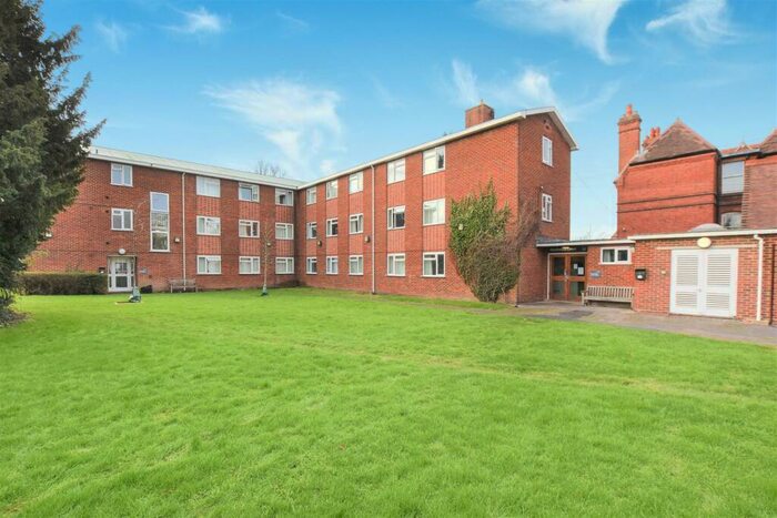 1 Bedroom Private Hall To Rent In Room Martindale Court, RG1