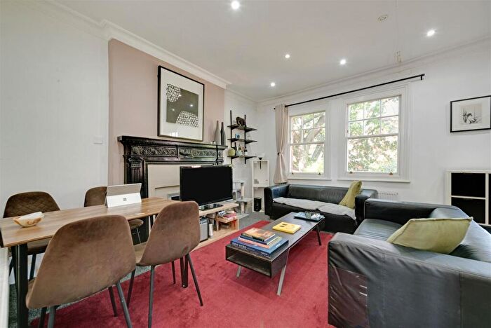 3 Bedroom Flat To Rent In Goldhurst Terrace, South Hampstead, London, NW6