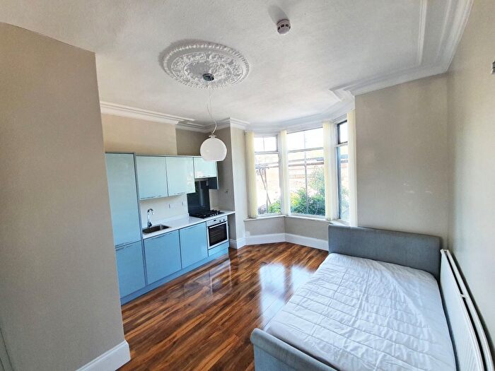 Studio To Rent In Ecclesall Road, Sheffield, S11