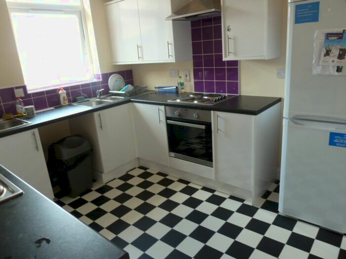 1 Bedroom Studio To Rent In Harringay Road, London, N15