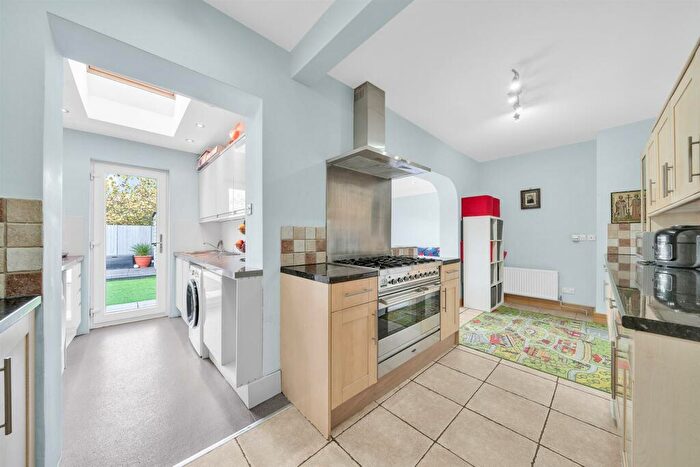 3 Bedroom End Of Terrace House For Sale In Farmfield Road, Bromley, BR1
