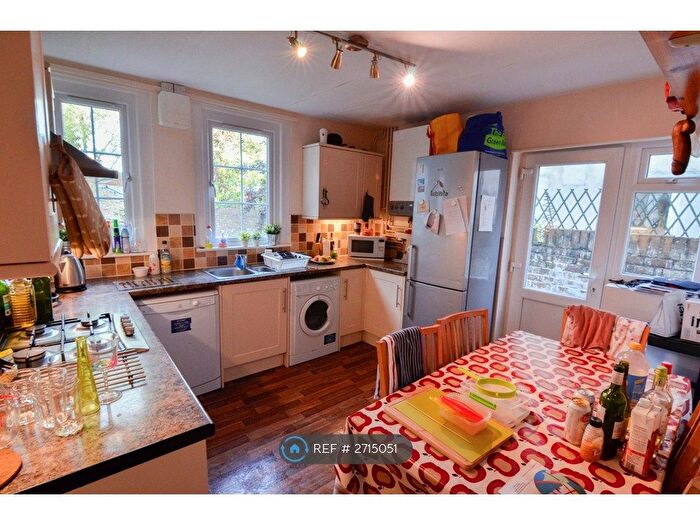 6 Bedroom End Terrace House To Rent In Alfred Hill, Bristol, BS2