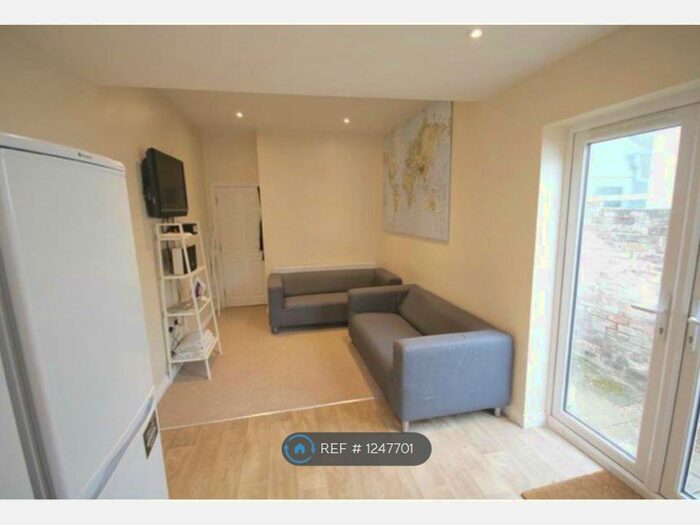 1 Bedroom Property To Rent In Wheatstone Road, Southsea PO4