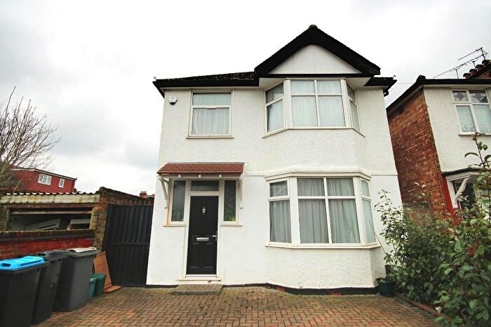 4 Bedroom Detached House To Rent In Fairview Avenue, Wembley, Middlesex, HA0