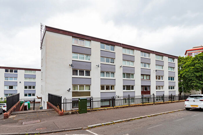 2 Bedroom Maisonette For Sale In Alice Street, PA2