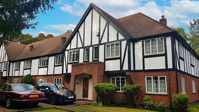2 Bedroom Flat To Rent In Ashley Park Road, Kingsley Court Ashley Park Road, KT12