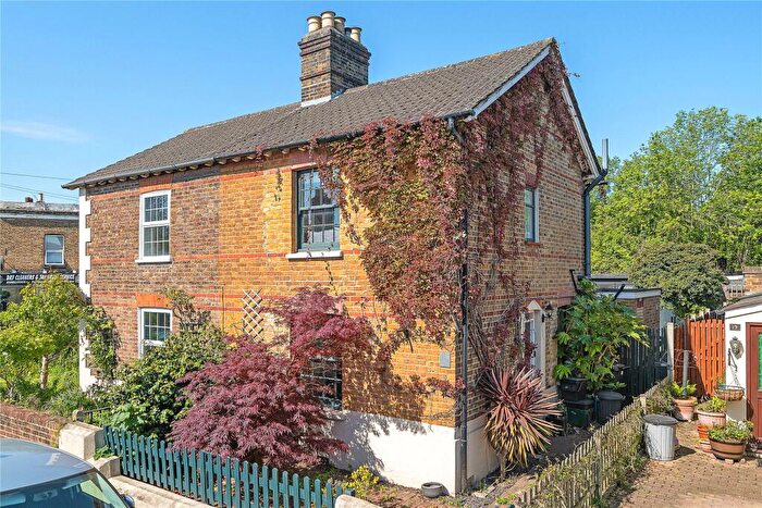 2 Bedroom Semi Detached House For Sale In Albert Road, London, SE20