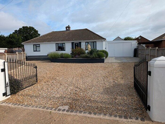 3 Bedroom Detached Bungalow For Sale In Swanton Close, Dereham, NR19