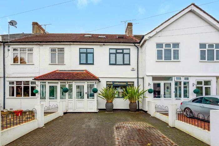 4 Bedroom Terraced House To Rent In Bournewood Road London, SE18