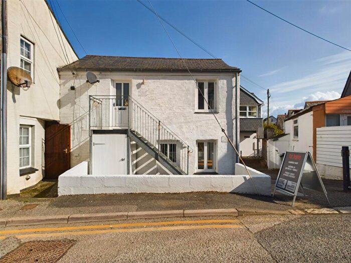 2 Bedroom Flat To Rent In Trevanson Street, Wadebridge, Cornwall, PL27