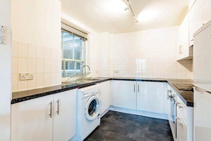 2 Bedroom Flat To Rent In Kings Court, Nottingham, NG1