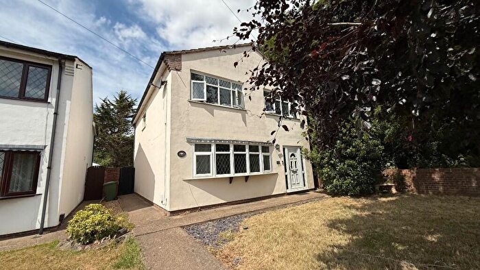 4 Bedroom Detached House To Rent In Buckingham Hill Road, Linford, SS17