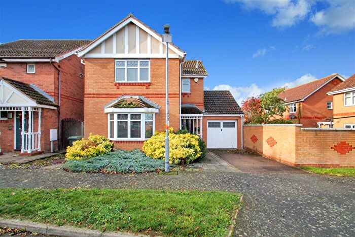 3 Bedroom Detached House To Rent In Orchard Way, Thrapston, NN14