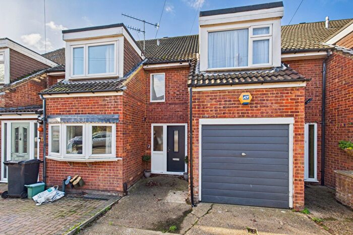 3 Bedroom Town House To Rent In Sunnyhill Road, Boxmoor, HP1