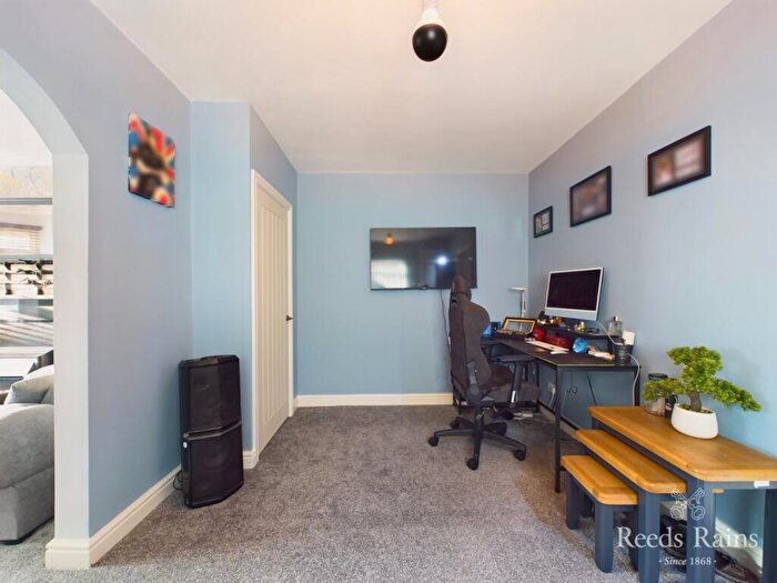 2 Bedroom Semi-Detached House For Sale In Goddard Avenue, Hull, East Riding Of Yorkshi, HU5