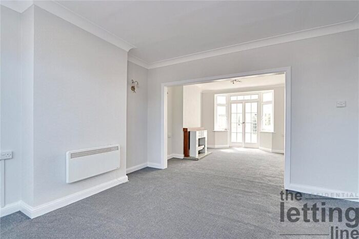 5 Bedroom Semi-Detached House To Rent In Kilvinton Drive, Enfield, Middlesex, EN2