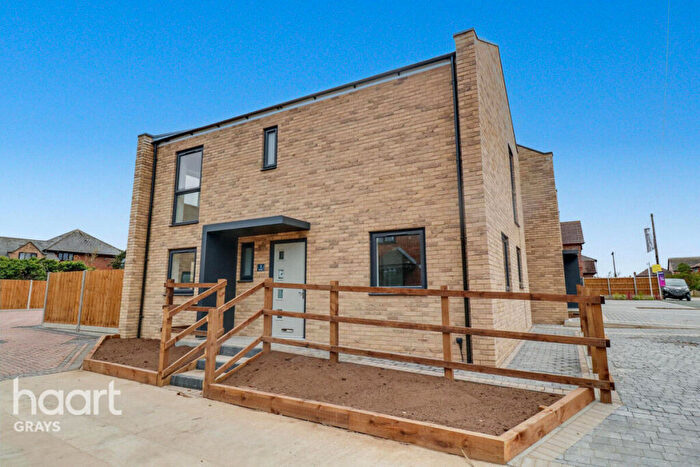 3 Bedroom Detached House For Sale In Grosvenor Road, Orsett, RM16