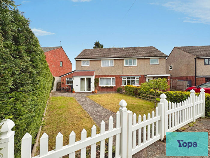 3 Bedroom Semi-Detached House For Sale In Bramley Close, Cheadle, Stoke-on-trent, ST10