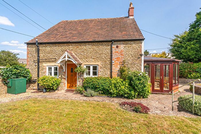 3 Bedroom Detached House For Sale In The Street, Hullavington, SN14