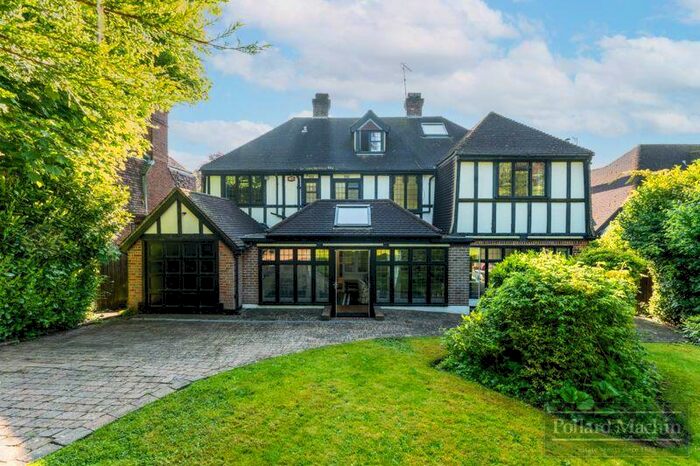 6 Bedroom Detached House For Sale In Coldharbour Lane, Purley, CR8