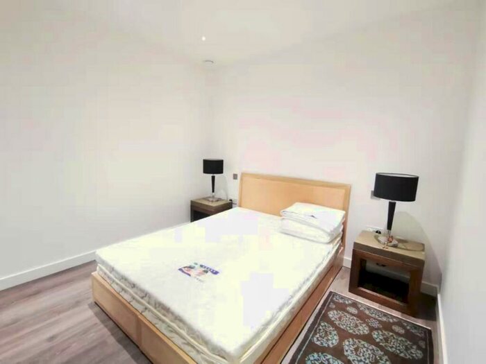Apartment To Rent In Meranti House, Goodman's Field, E1