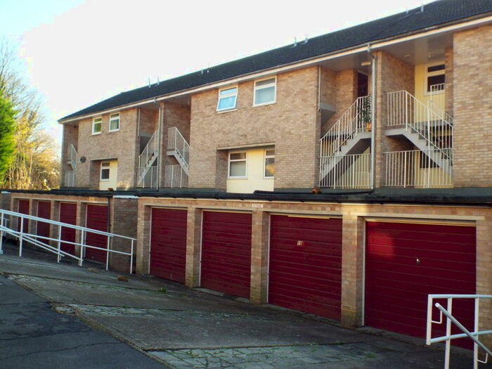 2 Bedroom Flat To Rent In Roseholme, Maidstone, ME16