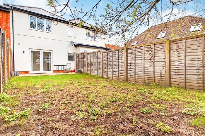 1 Bedroom Flat For Sale In Church Street, Theale, Reading, Berkshire, RG7